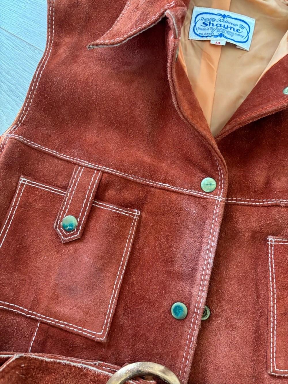 Vintage 70s Shayne Genuine Suede Belted Vest Jacket in Rust Dagger Collar - Picture 4 of 9